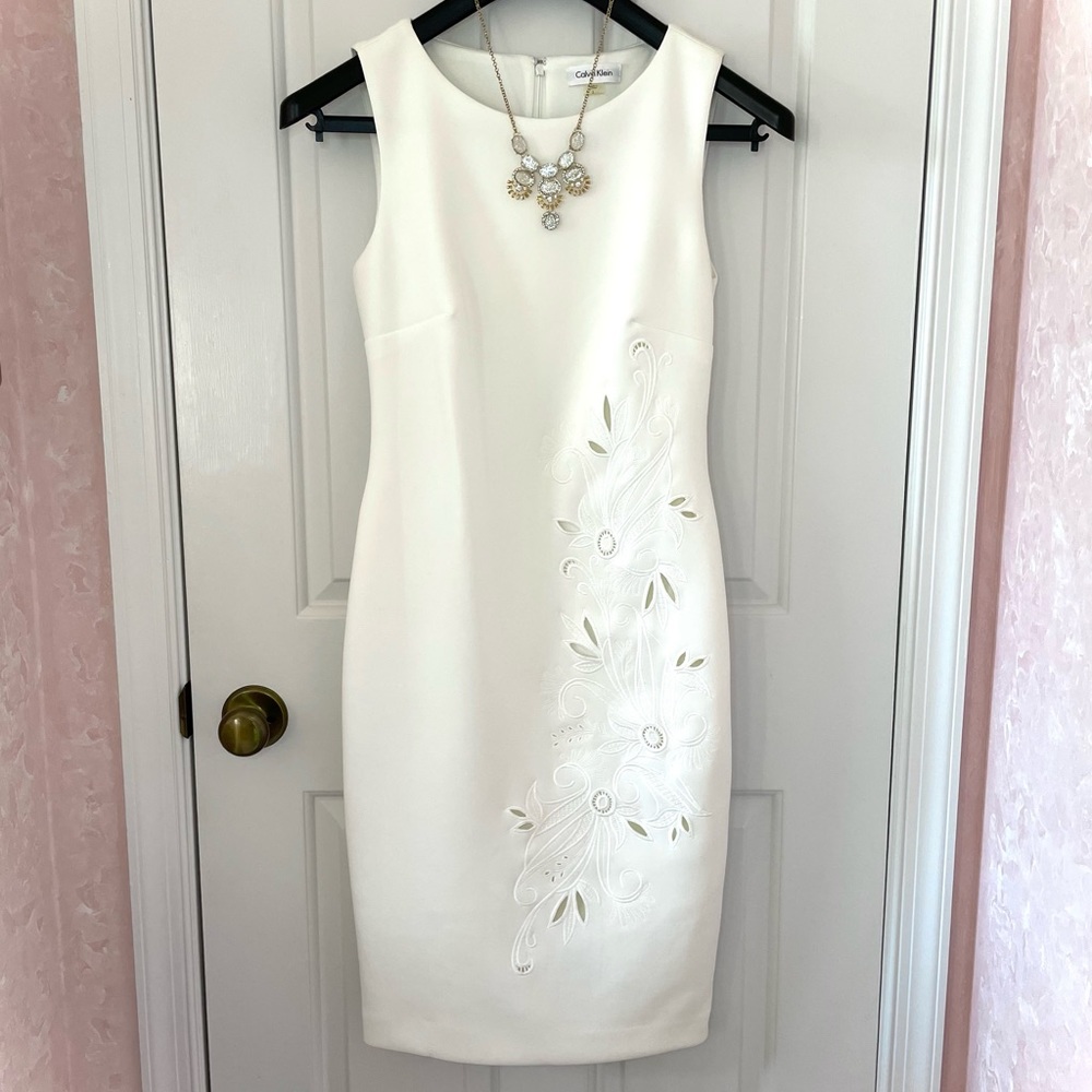 | Calvin Klein | White Sleeveless Scuba Sheath Dress (size 2)